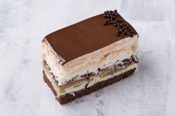 Deliziosa Torta Cioccolato Sfondo Bianco — Foto Stock