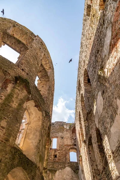 Büyük Krzytopr kalesi kalıntıları ediyor