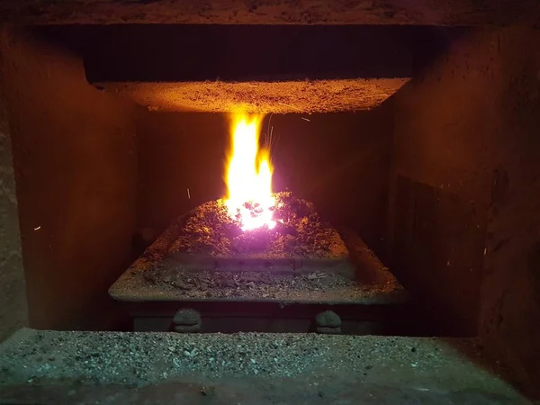 Ateş yakma merkezi fırını