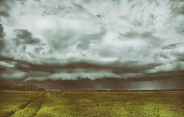 Kurtlar Vadisi üzerinde büyük yağmur bulutu