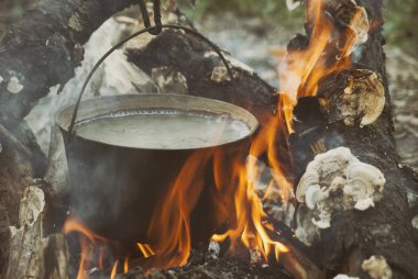 Melon şenlik üzerine kaynar su.