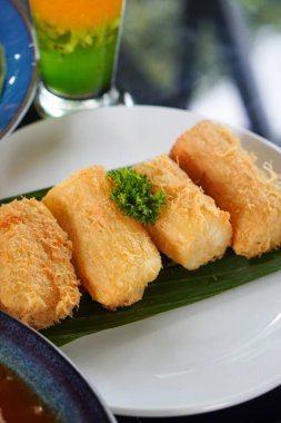 Endonezya mutfağı, 13 Eylül 2025 'te ele geçirildi. Kalın baharatlı, canlı aromalı ve otantik kültürel sunumlu çeşitli geleneksel yemeklerden oluşan zengin mutfak mirası.