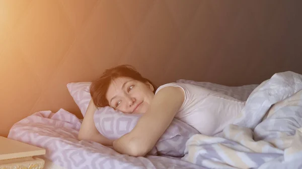 Beautiful Woman Wakes Bed Healthy Dream Sunlight — Stock Photo, Image