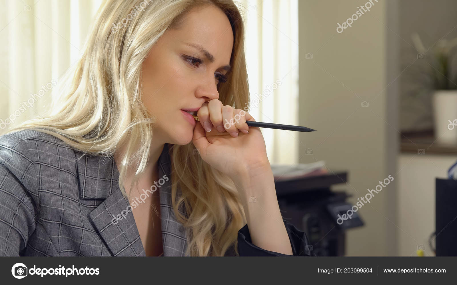 Незаметные привычки. Незаметные привычки. Незаметные привычки. Грызть ногти вредная привычка. Грызть карандаш.