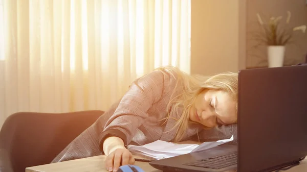 Businesswoman Suit Having Nap Just Right Laptop Keyboard Work Sunlight — Stock Photo, Image