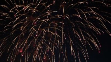 # Gökyüzünü havai fişek yak. Yeni yıl kutlama