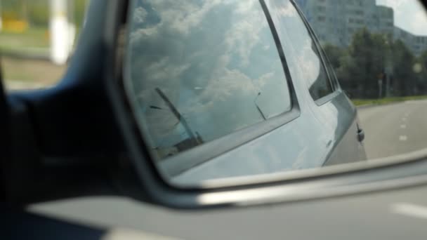Sağ Yan Dikiz Aynası Trafik Akışında Yansıması — Stok video