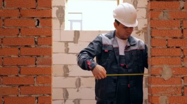 Yetişkin bina kapı genişliği ölçme