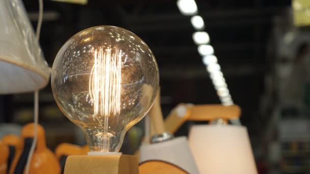 Luxus gyönyörű retro edison lámpa dekoráció — Stock videók