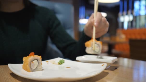 Das Konzept der japanischen und chinesischen Küche. — Stockvideo