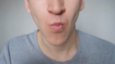 tavuk nuggets, zararlı ve lezzetli lokanta adam yiyor