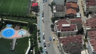 Evler ve parklar arasında serbest sokak trafiği