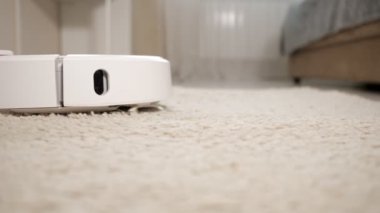 Otomatik robot süpürge süpürgeleri bej kabarık halı