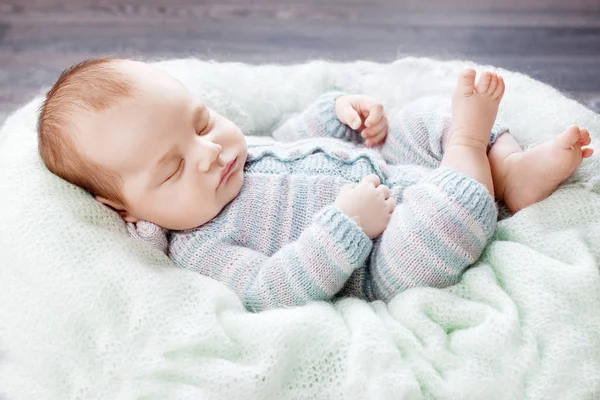 Porträtt Sover Nyfödda Baby Pojke — Stockfoto