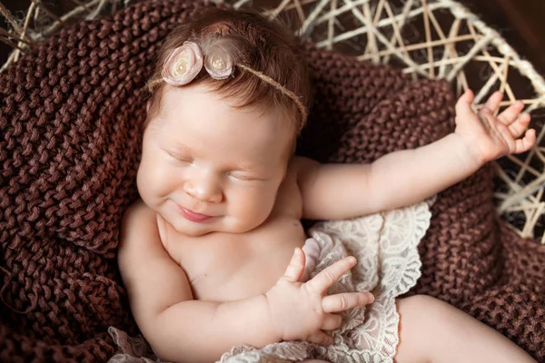 Doce Menina Recém Nascida Sorridente Menina Recém Nascida Semanas Idade — Fotografia de Stock