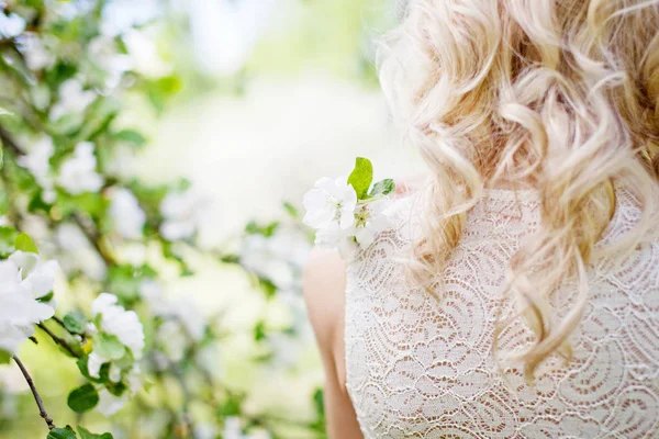 Mode Outdoor Foto Der Schönen Jungen Frau Elegantem Kleid Posiert — Stockfoto