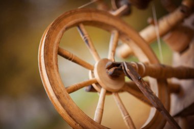 Geleneksel cihazlar, vintage terzilik ekipmanları kavramı. Eski fa