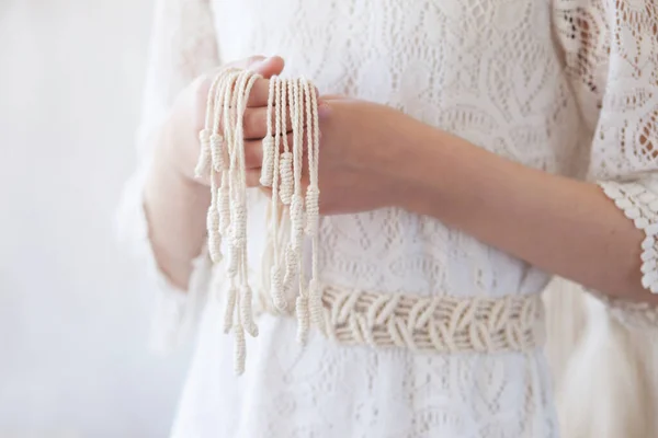 Handgemaakte Macrame Jurk Riem Natuurlijke Katoenen Draden Houten Kralen Stijlvolle — Stockfoto