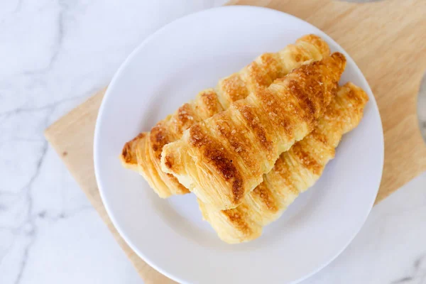 Vanilyalı Pasta Vanilyalı Muhallebi Kremayla Doldurulmuş Yapımı Puf Keki — Stok fotoğraf