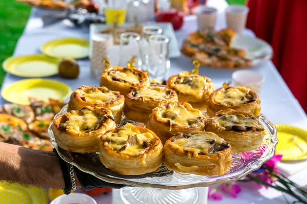Freshly prepared juliennes lie on a platter, illuminated by the sun — Stock Image Freshly Prepared Juliennes Lie Platter Illuminated Sun Stock Photo