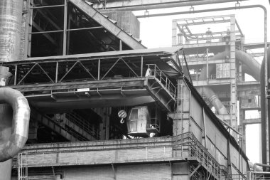 Şimdi endüstriyel serbest zaman park olarak kullanılan terk edilmiş sanayi bölgesi resimden. 