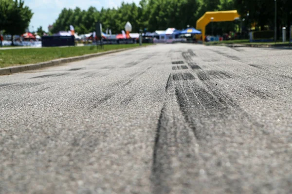 Rubber Tracks Rallye Cars Left Tarmac Hairpin — Stock Photo, Image