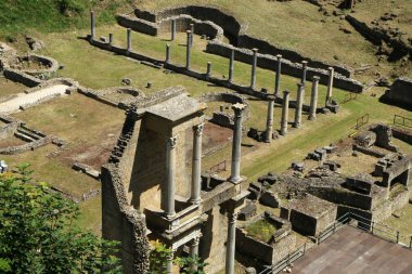 Antika Roma yapıları ve binalar bir detay. Evlerin sütunları ve Bodrumlarını görebilirsiniz. 