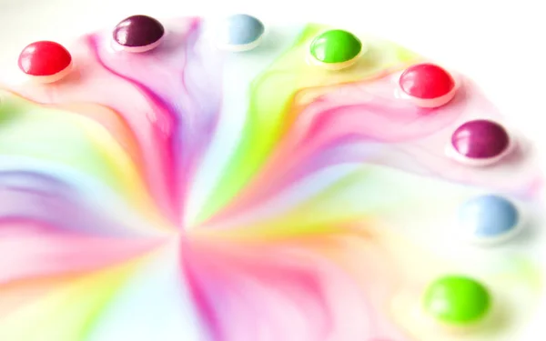 Candies Dissolving Water Making Colorful Show — Stock Photo, Image