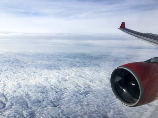 Utsikt Fra Flyet Som Flyr Høyt Bakken Blikk Fra Flyvinduet – stockfoto