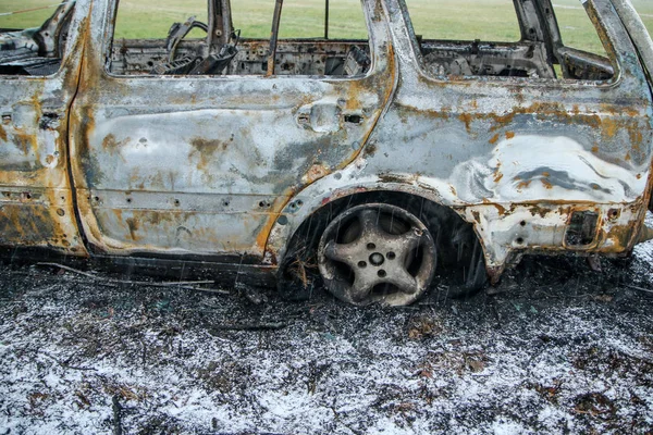 Samochód Zniszczony Podczas Wypadku Drogowego Było Spowodowane Przez Złej Pogody — Zdjęcie stockowe