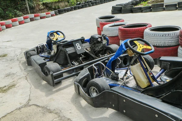 Picture Kart Race Track Detail One Kart Others Standing Line — Stock Photo, Image