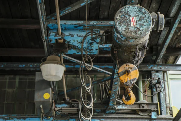 Picture Old Crane Installed Old Factory One Used Long Time — Stock Photo, Image