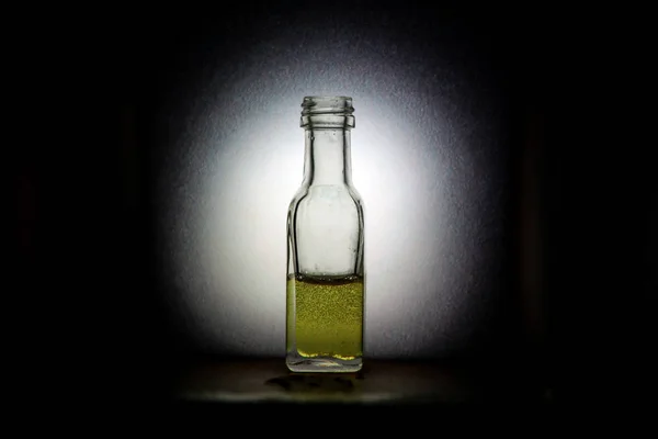 Bild Små Vintage Glasflaska Med Färgglad Vätska Inuti Ser Lite — Stockfoto