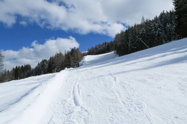 Zdjęcie Ośrodka Narciarskiego Alpach Austriackich Atmosferycznych Idealne Stoki Puste Jazda — Zdjęcie stockowe