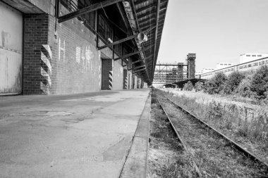 Çek Cumhuriyeti 'nde terk edilmiş bir demiryolu taşımacılığı. 