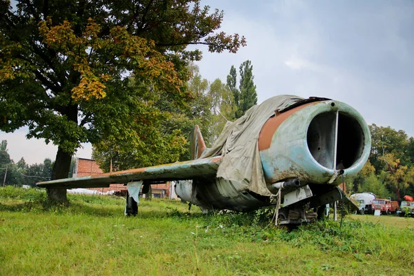 Una Foto Dalla Base Militare Abbandonata Piena Vecchi Aerei Combattimento — Foto Stock