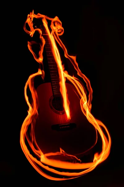 Jouer Avec Les Traces Feu Autour Guitare Acoustique — Photo