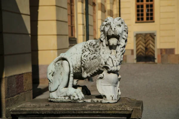 Detail Statue Guarding Lion Drotingholm Palace Sweden Stockholm — Stock Photo, Image