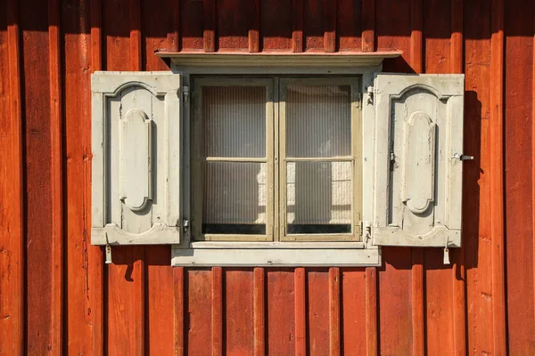 Detalle Casa Madera Tradicional Scandinavia Con Sus Tablones Color Rojo — Foto de Stock