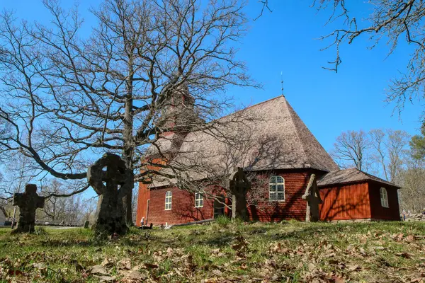 Église Traditionnelle Suédoise Bois Debout Sur Vieux Cimetière Quelques Croix — Photo