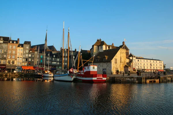 Bonita Famosa Ciudad Honfleur Normandía Francia Durante Agradable Mañana Ciudad — Foto de Stock