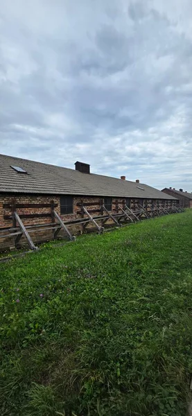 Pencereli ahşap çatı