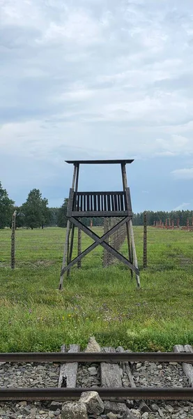 Şehirdeki eski ahşap tren