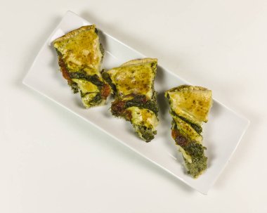 Puf böreği Ricotta ve ıspanak krem - üstten görünüm