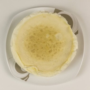 Krep beyaz arka planda - üstten görünüm