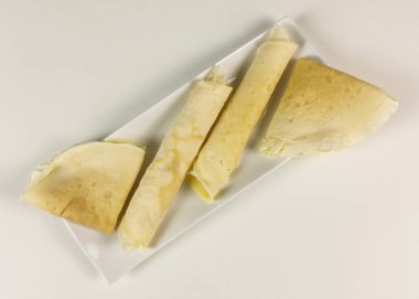 Krep beyaz arka planda - üstten görünüm