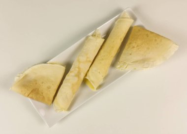 Krep beyaz arka planda - üstten görünüm