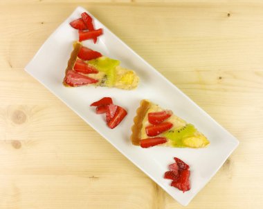 Meyve tart ahşap arka plan - üstten görünüm