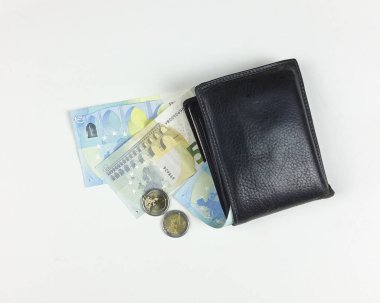 para ve m-cüzdan beyaz arka planda - üstten görünüm