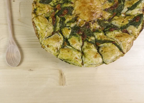 Puf böreği Ricotta ve ıspanak krem - üstten görünüm